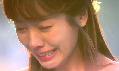 Giữa lễ ăn hỏi, cô gái quỳ xuống xin bố mẹ hủy hôn vì câu nói cay nghiệt từ mẹ chồng tương lai