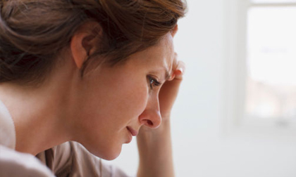 Bạn cũ nhắn tin sau thời gian dài mất liên lạc, vợ trẻ choáng váng khi biết sự thật về người chồng hoàn hảo của mình