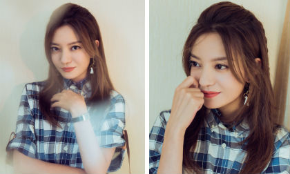 Trọng khi Phạm Băng Băng xuất hiện lầm lũi thì Triệu Vy lại 'bung lụa' với hình ảnh trẻ - đẹp - thời trang 