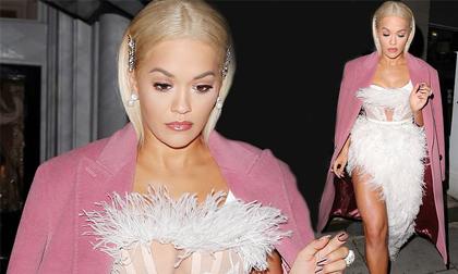 'Tiểu Rihanna' diện váy xẻ bạo trình diễn cuốn hút tại London