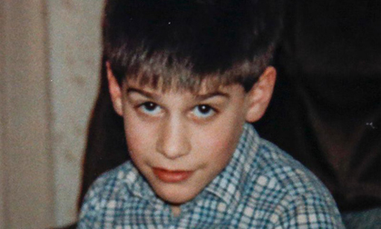 Bắt con trai quan hệ với mẹ kế để trở về đúng với giới tính thật