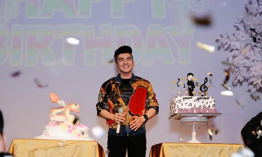 Lần đầu tiên Đan Trường đón tuổi mới cùng người hâm mộ tại Việt Nam