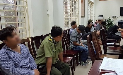 Nhóm 'phe vé' bị bắt giữ, thu hàng trăm vé trận đấu của Việt Nam vs Philippines, có cả nhân viên bảo vệ VFF