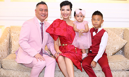 Siêu mẫu Vũ Cẩm Nhung khoe chồng giỏi con xinh sau bao năm giấu kín