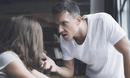 Xin tiền để góp phần sang cát cho bố, chồng nói một câu khiến tôi uất ức xấu hổ với người đã mất