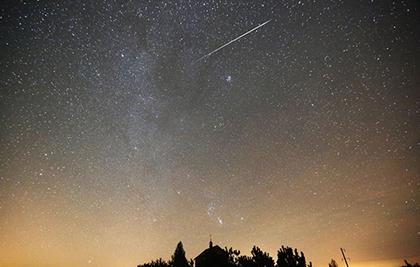 Chờ cơn mưa sao băng lớn nhất năm 2018 vào đêm 14/12