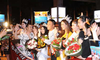 Fans Việt tưng bừng đón chào Hoa hậu, Nam vương quốc tế từ Thái Lan trở về