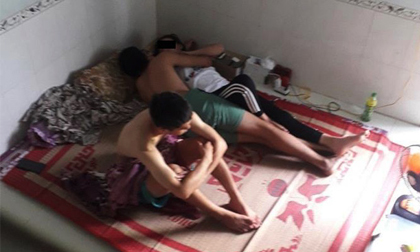 Hai chàng trai, một cô gái cùng nằm trên chiếc giường, câu chuyện bên lề khiến nhiều người bức xúc