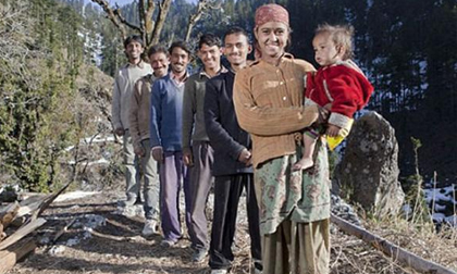 Nơi phụ nữ muốn lấy chồng phải lấy cả anh em chồng, luân phiên 'yêu' mỗi người 1 đêm