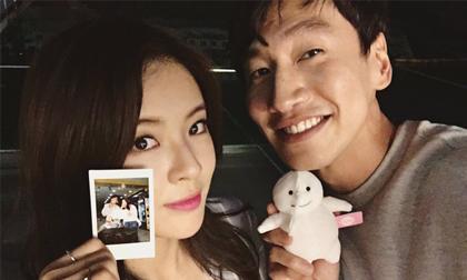 Sau scandal 'vạ miệng' đến mức bị kiến nghị xử tử hình, bạn thân Song Joong Ki công khai bạn gái kém 9 tuổi