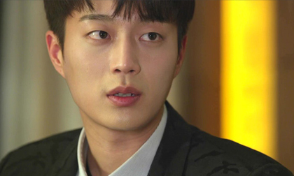 Công ty phá sản mọi người bỏ đi hết chỉ còn sót lại duy nhất người đàn ông mà tôi suốt ngày dọa đuổi việc