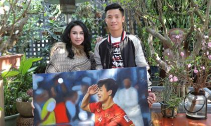 Buổi gặp gỡ cuối năm ấm áp giữa Diva Thanh Lam và cầu thủ Bùi Tiến Dũng