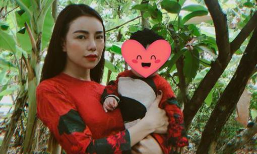 Trà Ngọc Hằng hào hứng tiết lộ không tăng cân nhờ ẵm con suốt những ngày Tết