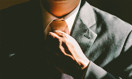 Đừng thấy đàn ông có tiền, dẻo miệng mà ham: Biểu hiện của một người đàn ông không chân chính, lấy làm chồng chắc chắn khổ cả đời!