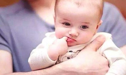 Trẻ có 4 thói quen xấu này trước khi 3 tuổi là dấu hiệu não bộ đang phát triển tốt, bố mẹ đừng vội mắng trẻ