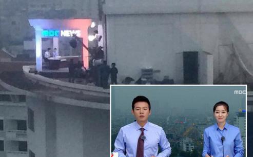 'Chất' như ekip Đài MBCNews Hàn Quốc chọn địa điểm dẫn bản tin thời sự tại Hà Nội