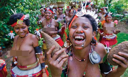 Nơi phụ nữ khoe ngực trần, sẵn sàng 'cưỡng bức' đàn ông vì thường ăn loại củ rẻ bèo