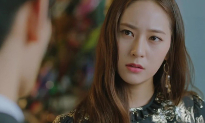 Được chồng cũ mời đến đám cưới, vợ cũ đến dự liền tặng ngay món quà khiến quan viên hai họ chết sững