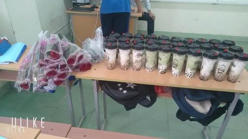 Tặng quà 8/3 sớm đầy tâm lý, nam sinh cấp 2 nhận 'mưa' lời khen trên Facebook 