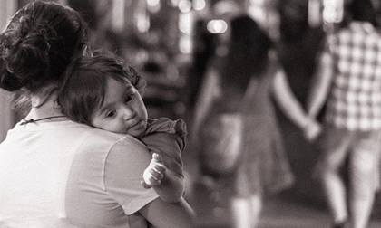 Xót lòng lá thư gửi chồng cũ: 'Hơn 3 tiếng em quỳ tím gối xin anh, anh nhớ không?'