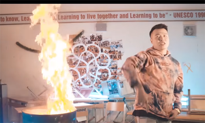 Chủ tịch Hà Nội yêu cầu điều tra vụ việc nhóm Rapper đốt sách học sinh Amsterdam để quay MV