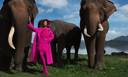 Mặc thị phi, H'Hen Niê vẫn đẹp xuất thần giữa đại ngàn Tây Nguyên