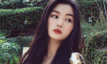 Angel Phạm – Style thời trang gợi cảm và gu du lịch xa hoa trên vịnh Hanauma