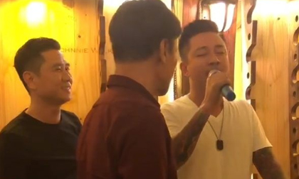 Bộ ba HLV The Voice 2019 ngẫu hứng hát 'Riêng một góc trời' cực ngọt