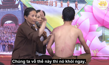 Bác sĩ nói gì phương pháp vỗ dầu hỏa chữa bệnh của cô Yến chùa Ba Vàng?