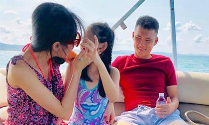 Vợ chồng Thủy Tiên khéo khoe con gái lớn phổng phao khi đi du lịch cùng gia đình 