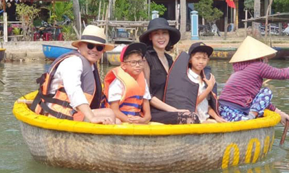 Hà Kiều Anh cùng gia đình đi nghỉ cuối tuần ở quê ngoại Hội An - Đà Nẵng