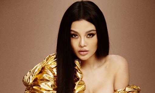 'Hoa hậu ăn chơi' Julia Hồ: 'Tôi sexy để truyền cảm hứng đến nhiều phụ nữ làm mẹ lãng quên cơ thể mình. Vì có sự nóng bỏng, đàn ông mới thèm khát mình'