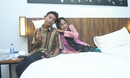 Lại thêm 1 cô dâu 71 và chú rể 16 tuổi khiến dư luận sửng sốt