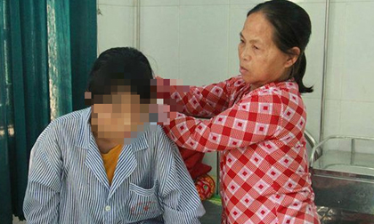 Hai nữ sinh trong vụ lột quần áo, đánh dã man bạn ở Hưng Yên là bác họ của nạn nhân
