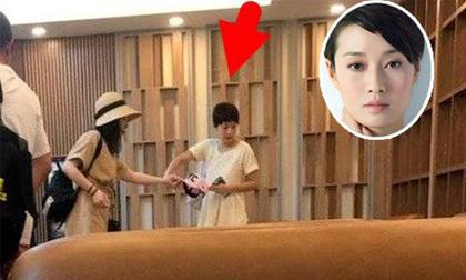 'Hạ Tử Vy' Mã Y Lợi gây chú ý với bụng bầu khi nghỉ mát tại Việt Nam