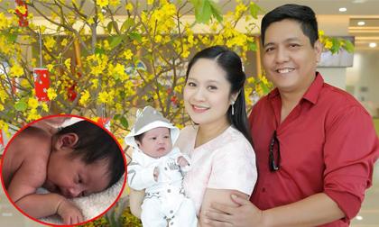 Diễn viên Thanh Thúy hướng dẫn chi tiết cách mát xa cho trẻ sơ sinh và lợi ích đằng sau