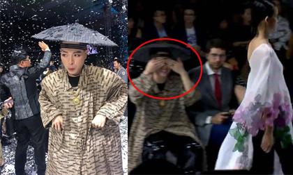 Phản ứng đáng yêu của Đức Phúc khi mẫu nữ mặc đồ mỏng manh catwalk