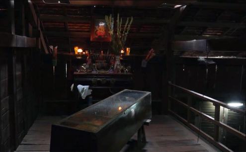 Thi hài hơn 50 năm vẫn như đang ngủ trong ngôi nhà ở miền Tây