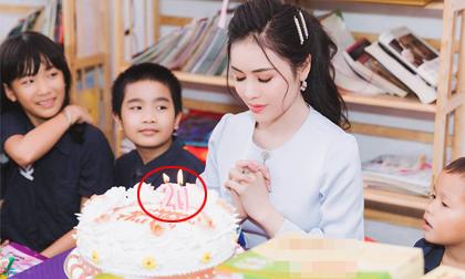 Thư Dung đón sinh nhật sau ồn ào bán dâm, nhưng số tuổi ghi trên bánh mới là điều gây chú ý