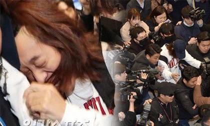 Bức hình tên dâm đãng Jung Joon Young bị phóng viên bao vây khi về nước được giải Ảnh báo chí xuất sắc nhất tại Hàn