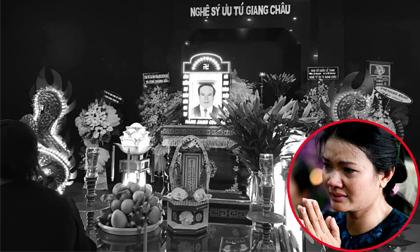 Diễn viên Kiều Chinh đến thắp hương kính viếng 'Trùm sò' - cố nghệ sĩ Giang Châu