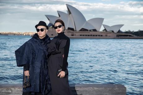 Tăng Thanh Hà thời thượng, sang trọng với sắc đen dự show Đỗ Mạnh Cường tại Sydney