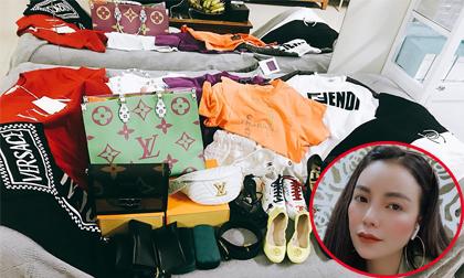 Vừa rao thanh lý đồ chưa lâu, Trà Ngọc Hằng lại tiếp tục tậu thêm loạt hàng hiệu 
