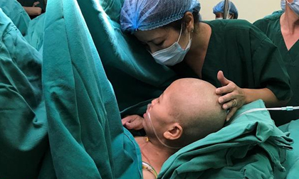 Hơn 20 y, bác sĩ khóc sau ca mổ lấy thai cho sản phụ ung thư giai đoạn cuối
