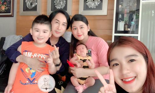 Cháu ngoại NSƯT Kim Tử Long cực bụ bẫm trong ngày đầy tháng