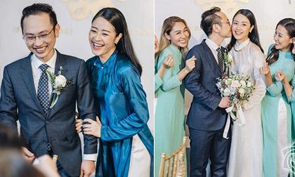 MC Phí Linh đẹp dịu dàng, được ông xã hôn má cực ngọt trong ngày ăn hỏi