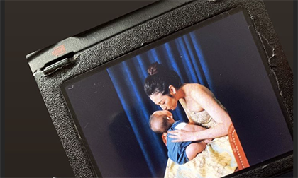 Tú Anh lần đầu đưa con đến studio chụp ảnh, cư dân mạng háo hức chờ ngày Á hậu công khai con