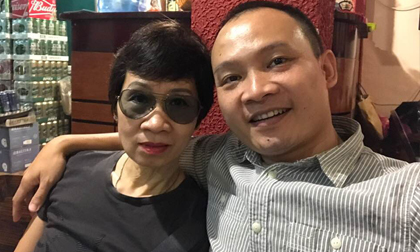 MC Lại Bắc Hải Đăng khoe ảnh hiếm hoi chụp cùng mẹ ruột nhân ngày Nhà báo