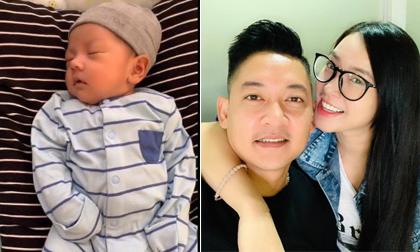 Vợ chồng Hải Băng - Thành Đạt tổ chức tiệc đầy tháng cho con trai thứ ba