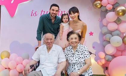 Sau tiệc sinh nhật hoành tráng mừng con gái 1 tuổi ở Đà Nẵng, siêu mẫu Hà Anh tiếp tục tổ chức tại Hà Nội